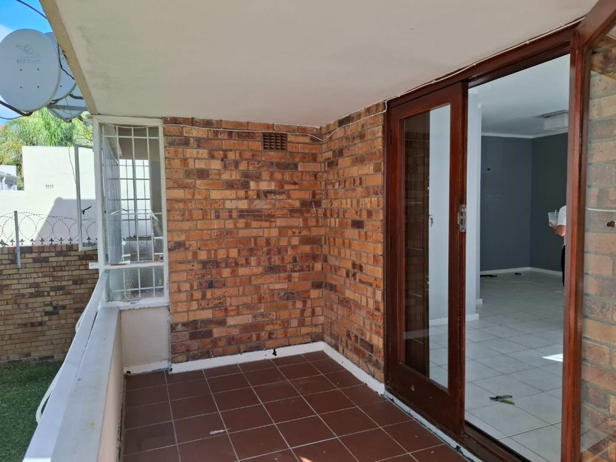 To Let 1 Bedroom Property for Rent in Sea Point Western Cape